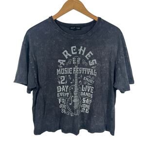 Social Scene T-Shirt Women L Black Gray Music Graphic Cropped Cotton Concert Top